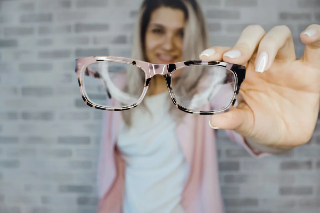 Jak uzyskać dofinansowanie na okulary dla pracownika? 